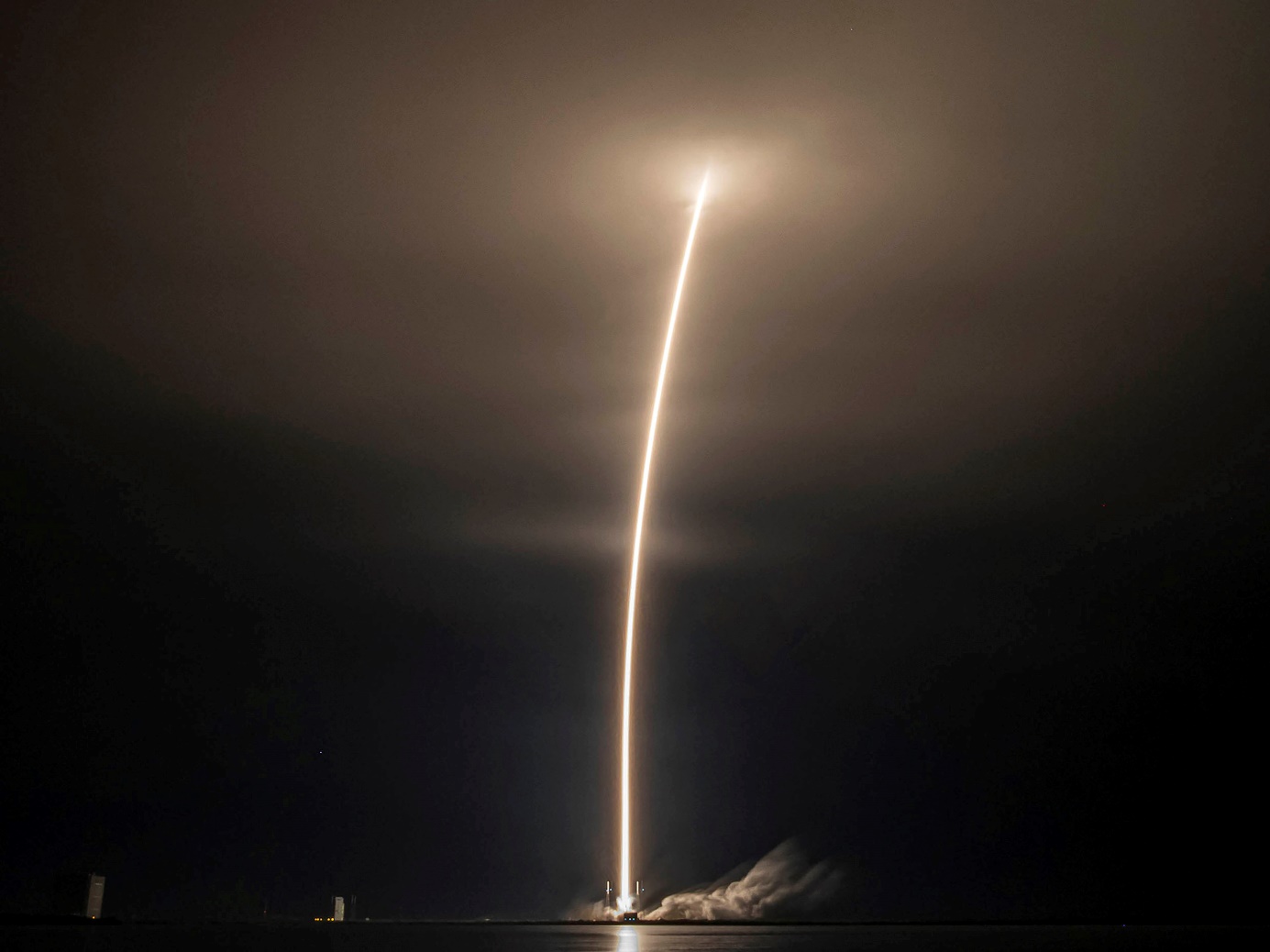 Falcon 9 Starlink 5-2 Streak Shot, Photo Courtesy SpaceX