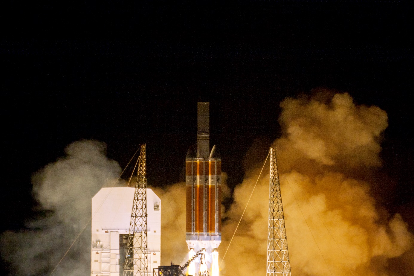 Delta IV Heavy NROL-68 Launch, Photo Courtesy Carleton Bailie/Spaceline