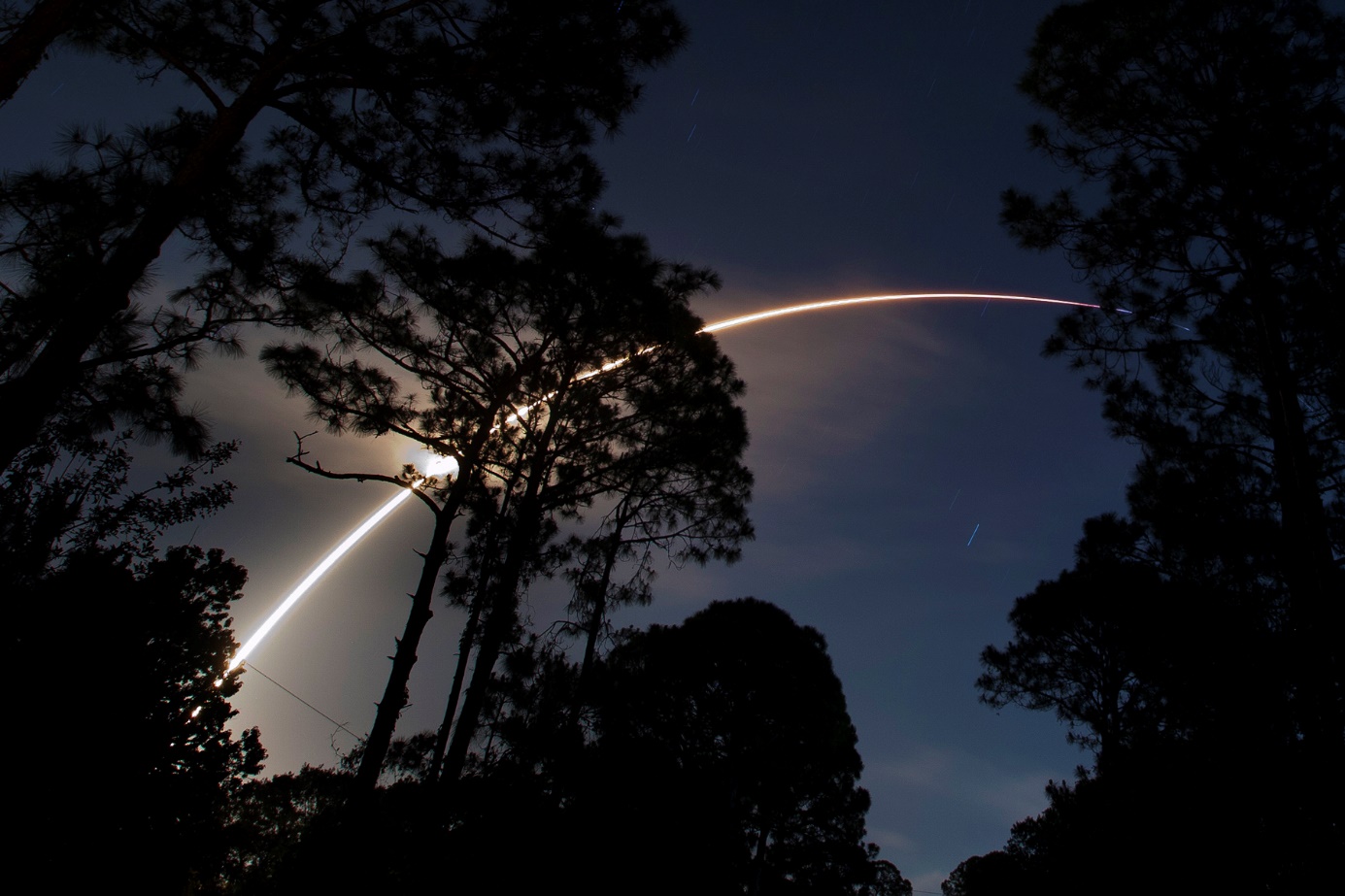 Falcon 9 Starlink 5-9 Streak Shot, Photo Courtesy Carleton Bailie/Spaceline
