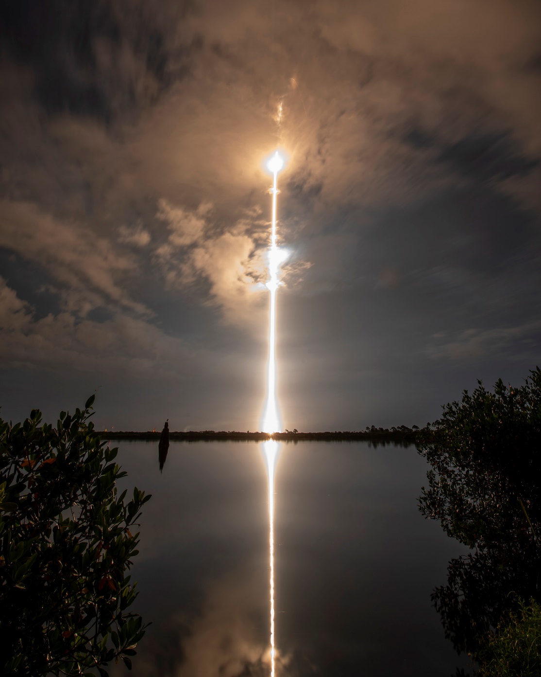 Falcon 9 Starlink 6-13 Streak Shot, Photo Courtesy SpaceX