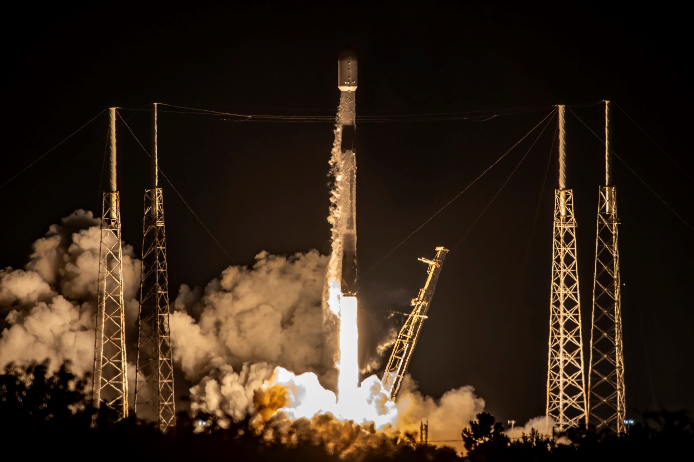 Falcon 9 Starlink 6-9 Launch, Photo Courtesy SpaceX