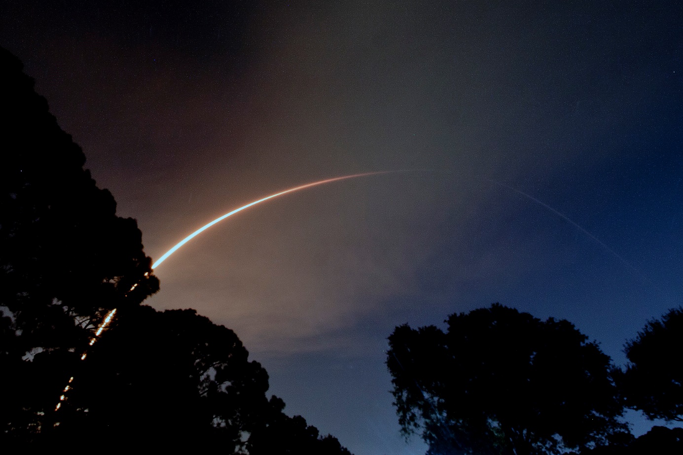 Falcon 9 Starlink 6-8 Streak Shot, Photo Courtesy Carleton Bailie/Spaceline