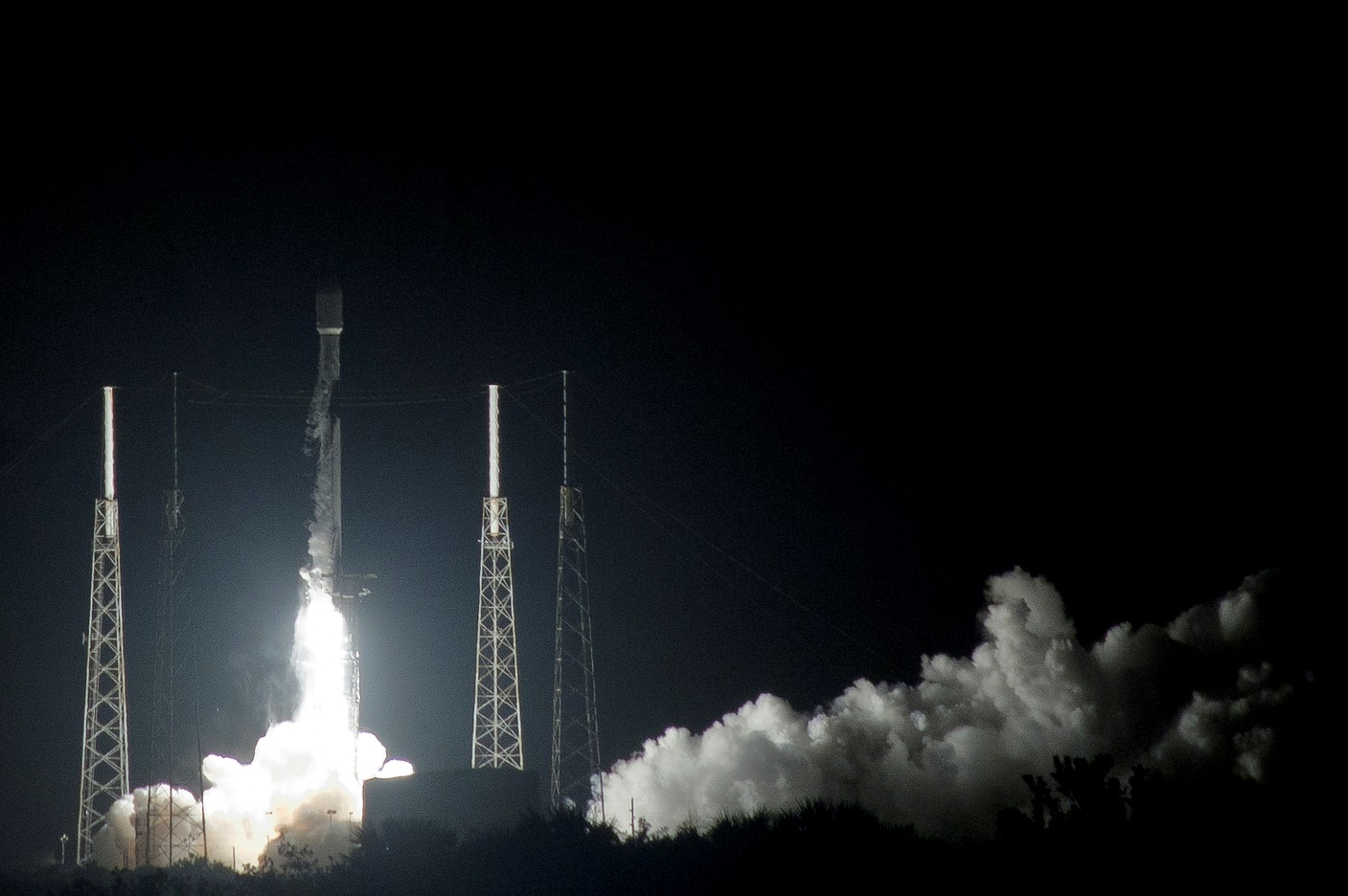 Falcon 9 Galaxy-37 Launch, Photo Courtesy Carleton Bailie/Spaceline