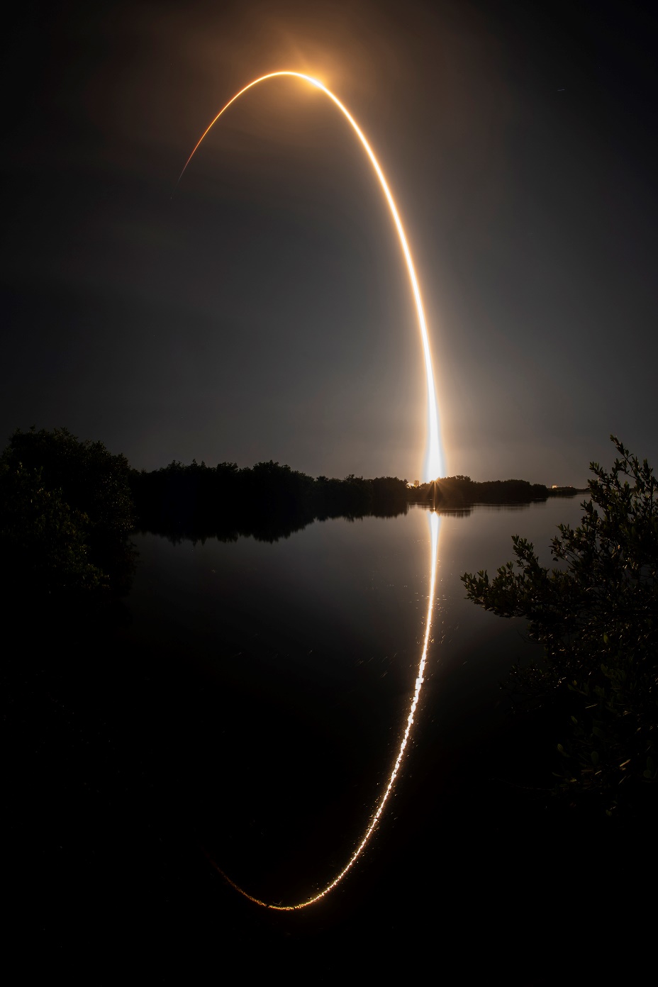 Falcon 9 Starlink 6-18 Streak Shot, Photo Courtesy SpaceX