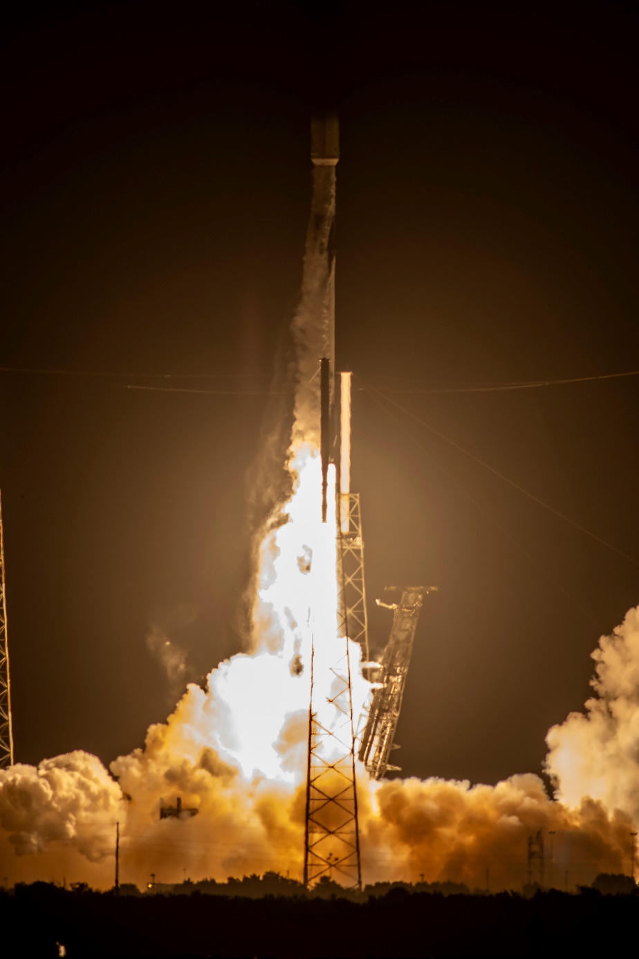 Falcon 9 Starlink 6-16 Launch, Photo Courtesy SpaceX